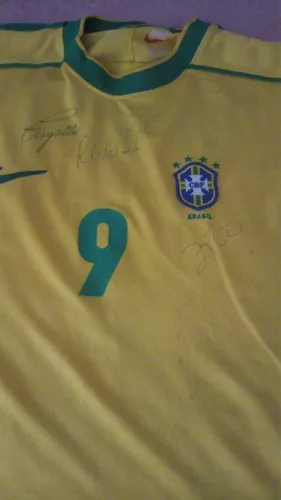 Camisa da seleção brasileira 1998 autografada por ZICO, ZAGALO, RIVALDO