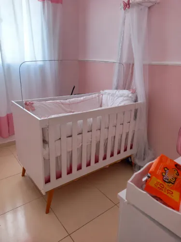 BERÇO TRÊS EM UM - SEMI NOVO