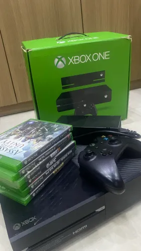 Xbox one + 5 jogos