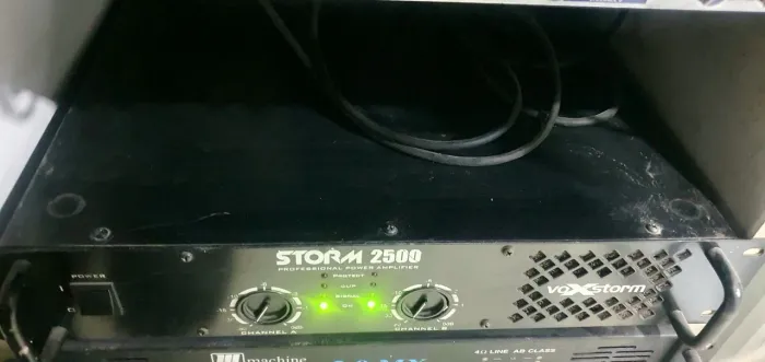 Amplificador voxstorm 2500