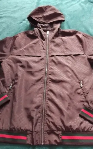 Jaqueta de nylon ,forrada.