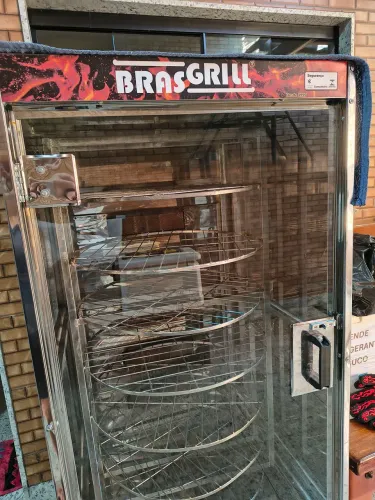 Vendo máquina de assar frango