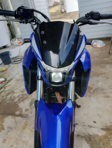 Vendo moto muito nova zap *