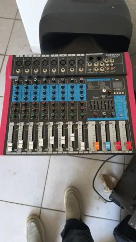 Mesa de som 8 canais soundvoice