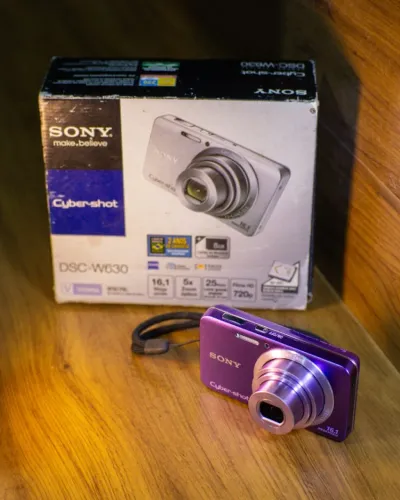 Câmera SONY Cybershot W630 roxa 16 Megapixels