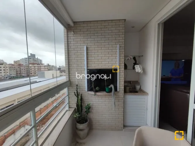 Apartamento à venda 4d( 2suítes), sacada com churrasqueira no Estreito, Florianópolis/SC