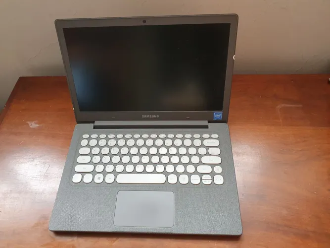 Notebook Samsung Flash F30