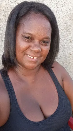 Sou auxiliar de serviço gerais, auxiliar de cozinha e cuidadora de idosos tel * 