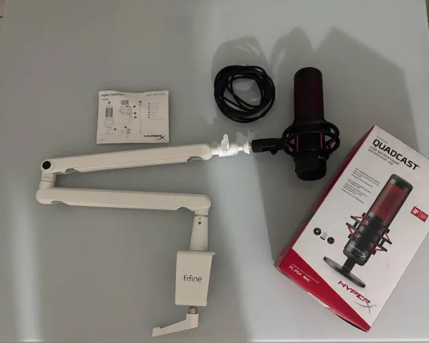 Microfone HYPERX QUADQUEST + BRAÇO ARTICULADO PERFEITOSPERFEITO