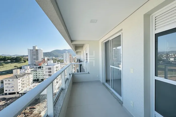 Apartamento na Pedra Branca com 72m², 2 dormitórios com suíte e 2 vagas de garagem