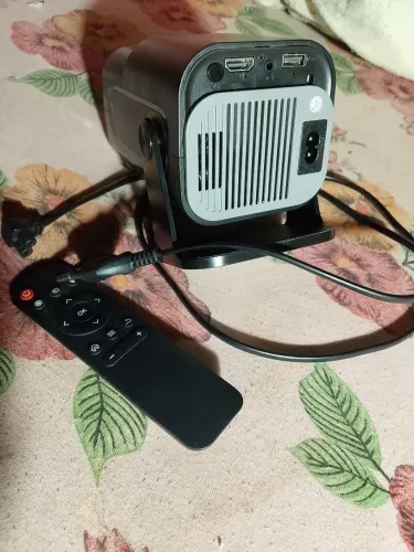 Vendo ou troco  projeto 4k hy320 leia o anúncio está tudo ai