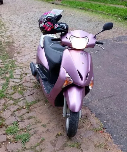 Moto Lead 