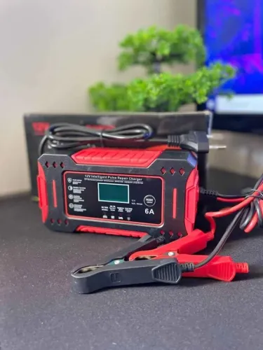 Carregador Inteligente de Bateria Automotiva