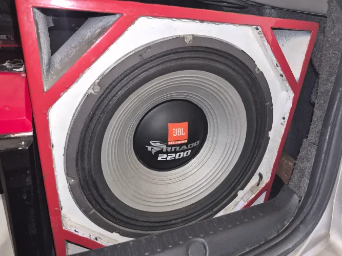 GRAVE DE 15 TORNADO 2200 VENDO OU TROCO POR MEDIO +