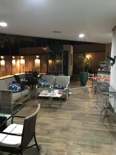 Casa sobrando alto padrão jardins Mônaco excelente estado