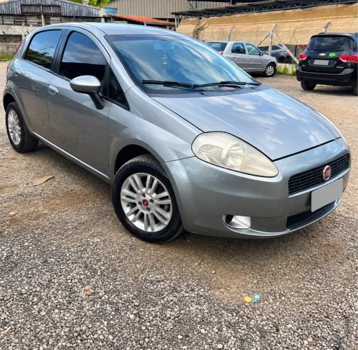 Fiat Punto Attractive 1.4 Fire Flex 8V 5P 2011