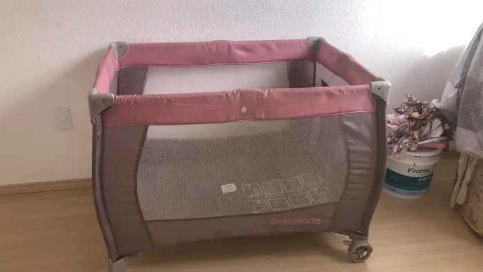 Berço cercado menina 