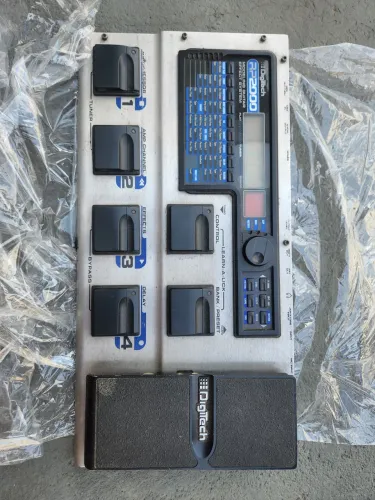 Pedaleira Digitech rp2000