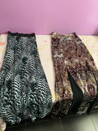 2 saias longas; ljs TVZ, C&A; femininas