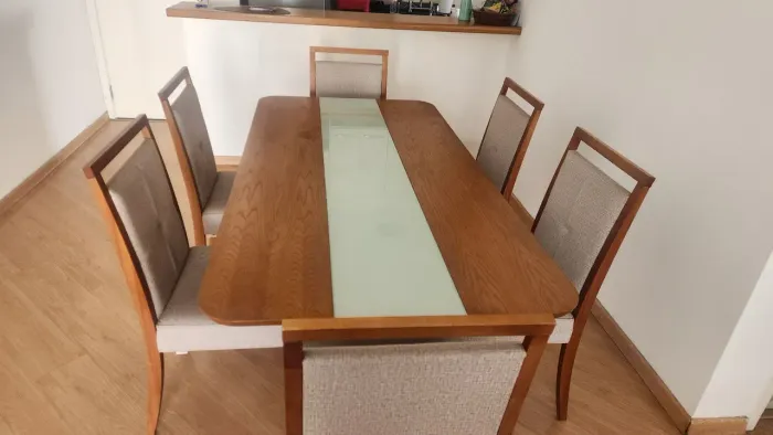 Mesa de jantar com 6 cadeiras