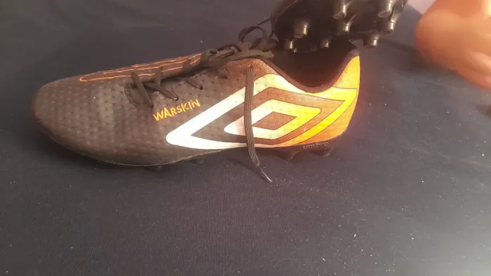 Chuteira Umbro