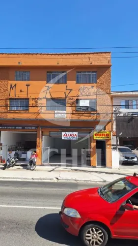 LOJA TERREA EM GRANDE AVENIDA