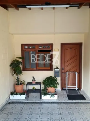 Casa em Condomínio na Vila Maria Eugênia - Campinas-SP: 3 Quartos, 1 Suíte, 1 Sala, 3 Banh
