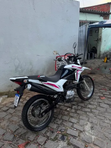 Bros em dias no ponto de transferir