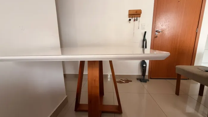 Mesa de jantar 4 lugares tampo de vidro + 4 cadeiras