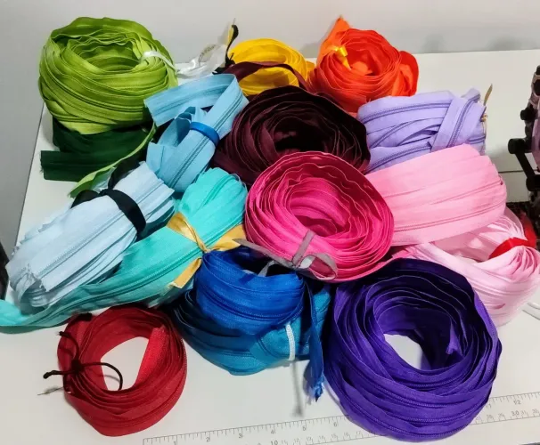 150 M de Zíper Metro N° 5 - Cores Variadas. Oportunidade!