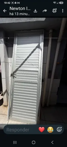 PORTA EM ALUMÍNIO TIPO VENEZIANA USADA 2.30 X 0.80=R$490,00