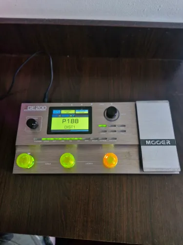 Pedaleira Mooer Ge200