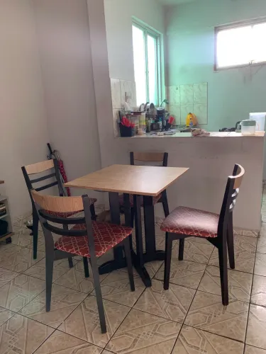 Mesa de Jantar Tramontina com 4 Cadeiras - R$ 320