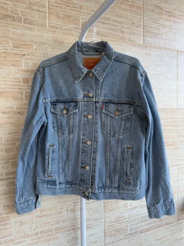 jaqueta jeans levi's 90s trucker original lavagem clara com desgastes tamanho m 