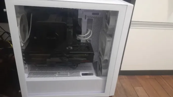 PC Gamer Hi-End com 9070Xt , processador 7 900x3d e 32GB ram DDR5