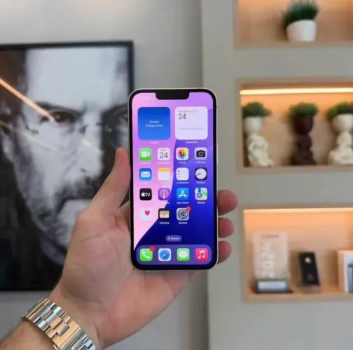 iPhone 13
