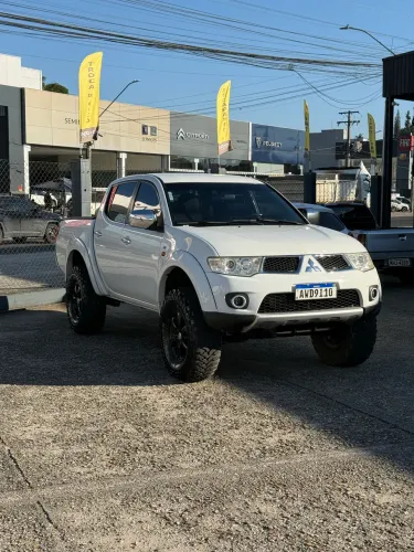 Mitsubishi L200 Triton HPE 3.2 CD TB Int.diesel AUT 2013