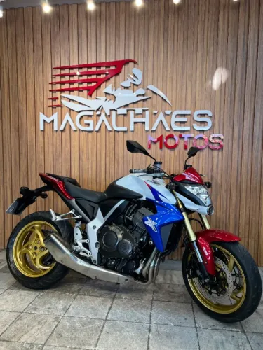 CB 1000R ABS 2014 - Financiamento bancário e cartão