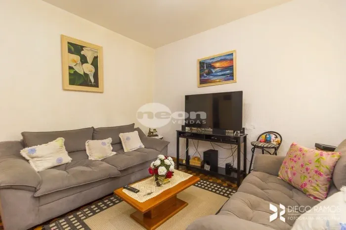 Casa com 2 Quartos, Quintal e 2 Vagas na Independência - São Bernardo do Campo