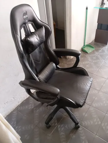 Cadeira gamer em perfeito estado, pouco tempo de uso!