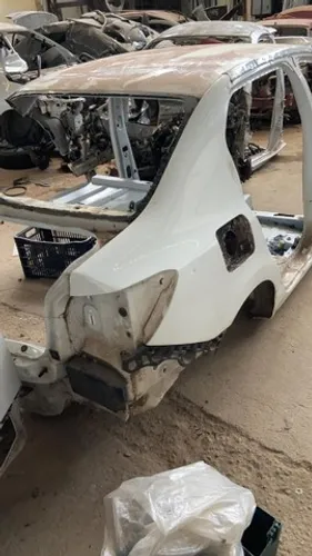 Lateral traseiro direito Sandero ou Logan 2014 ao 2021.