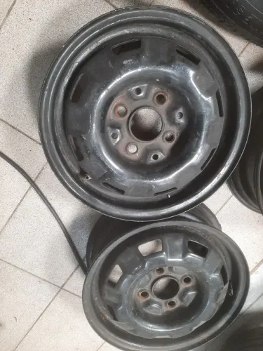 Roda de ferro aro 13 Volkswagen gol a ar preta 4x100