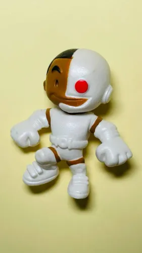 Novos Titãs / Teen Titans GO - miniatura cyborg altura 4 cm bonequinho estilo anime mangá