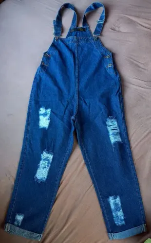 Jardineira Jeans