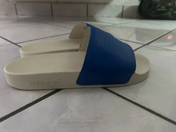 Chinelo Adidas Adilette