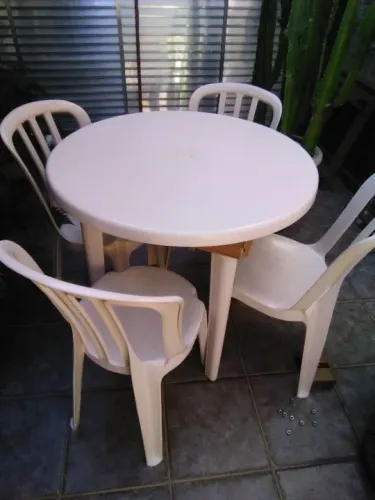 Jogo de mesa redonda com 4 cadeiras Goiania urgente 