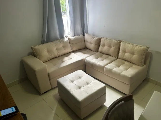 Sofá de Canto em Suede Bege -frete grátis R$ 1.699,99 a vista