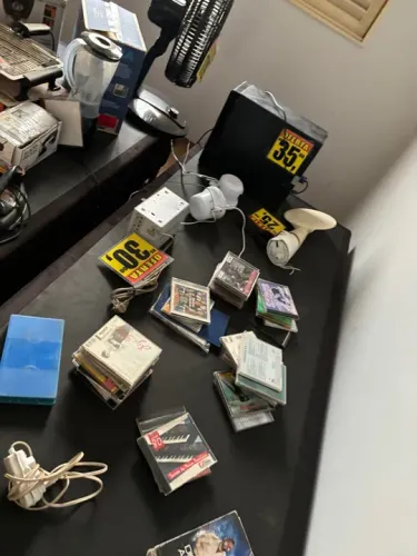 LIQUIDAÇÃO total de eletrodomésticos: CDs de música e !