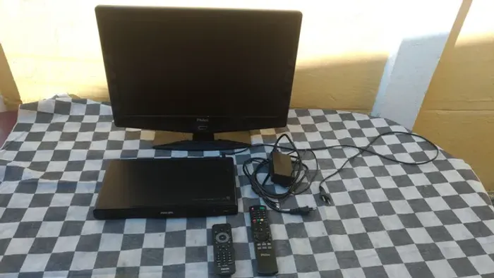 Aparelho de dvd, original, funcionando, vários, bom estado. E outros.