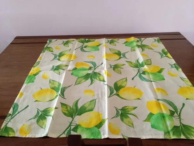 Toalha de Mesa Limão. SÃO 05 TOALHAS SEM USO